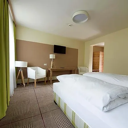 Hotel Landgasthof Zum Goldenen Hirschen *