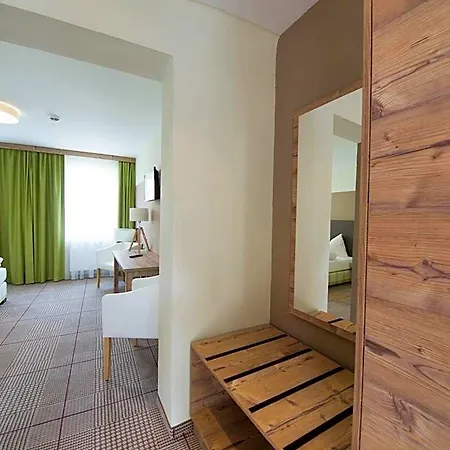 Landgasthof Zum Goldenen Hirschen Hotel *
